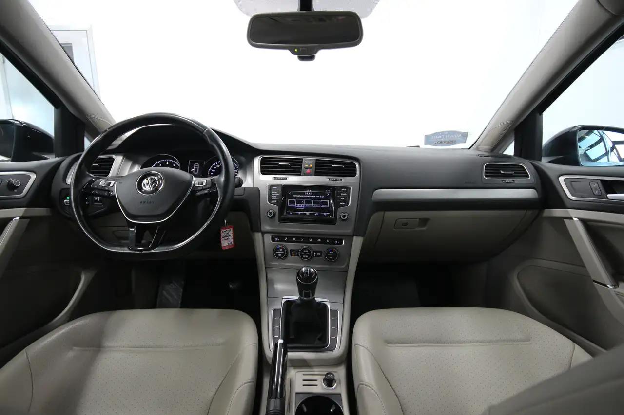 Volkswagen Golf снимка Volkswagen Golf