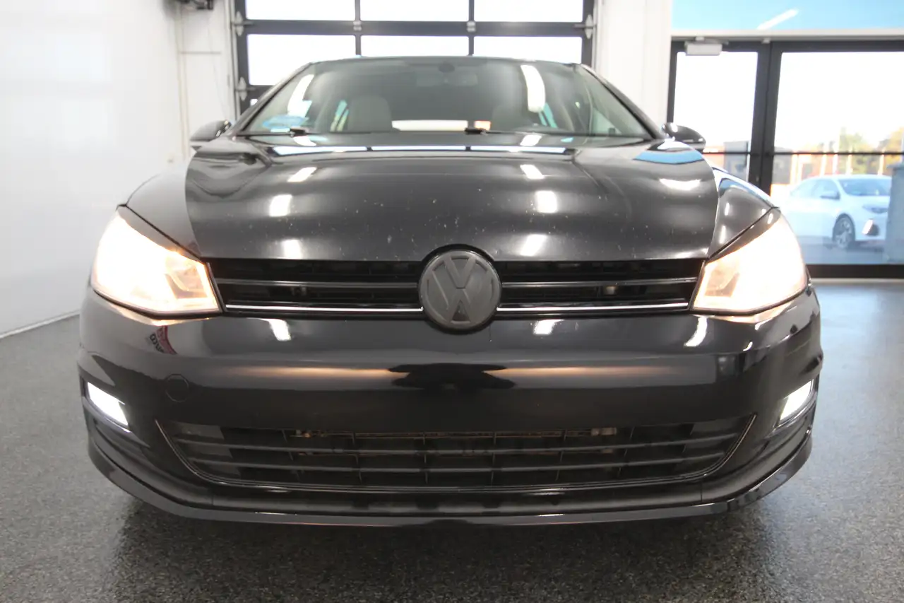 Volkswagen Golf снимка Volkswagen Golf