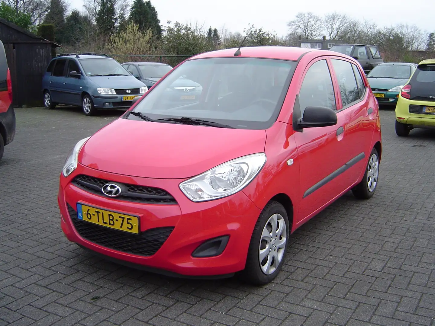 Hyundai i10 1.1 i-Drive Rouge - 1