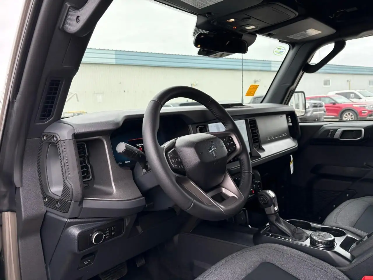 Ford Bronco снимка Ford Bronco