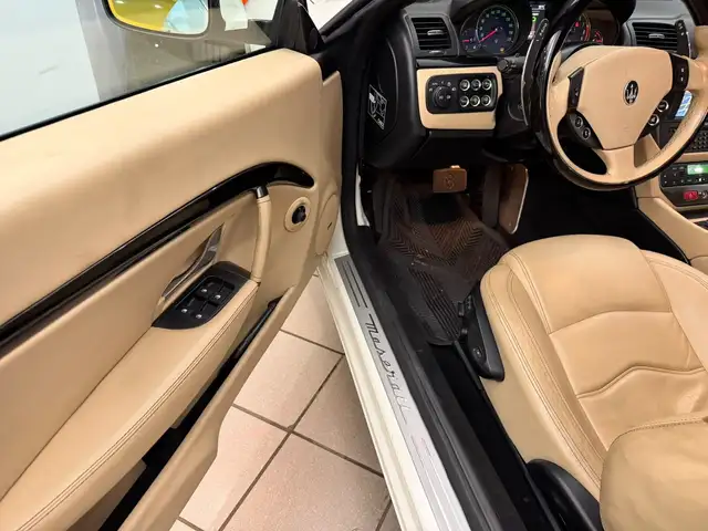 Maserati Grancabrio view 9