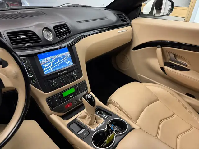 Maserati Grancabrio view 8