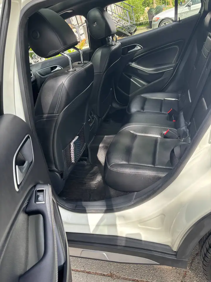 Mercedes-Benz GLA снимка Mercedes-Benz GLA