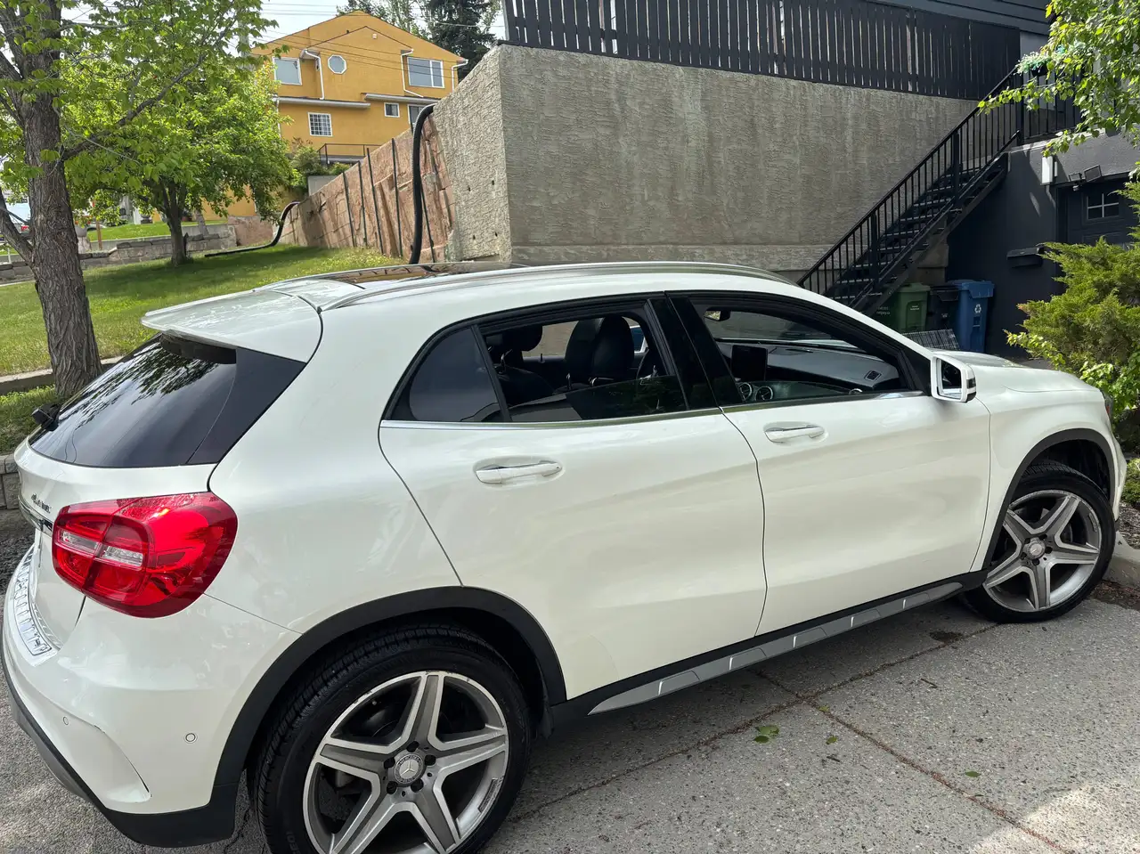 Mercedes-Benz GLA снимка Mercedes-Benz GLA