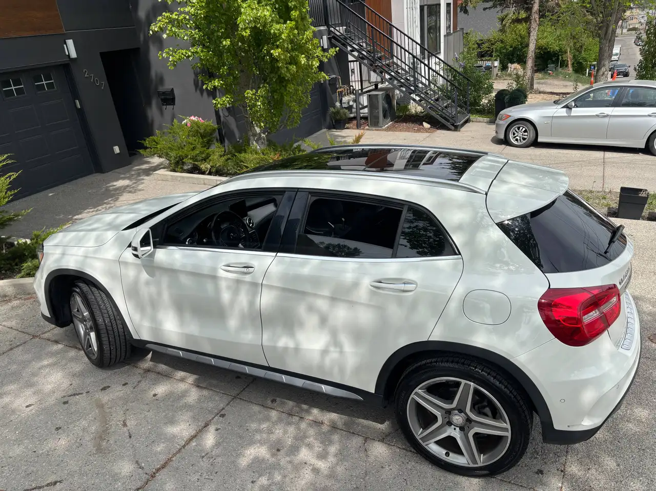Mercedes-Benz GLA снимка Mercedes-Benz GLA