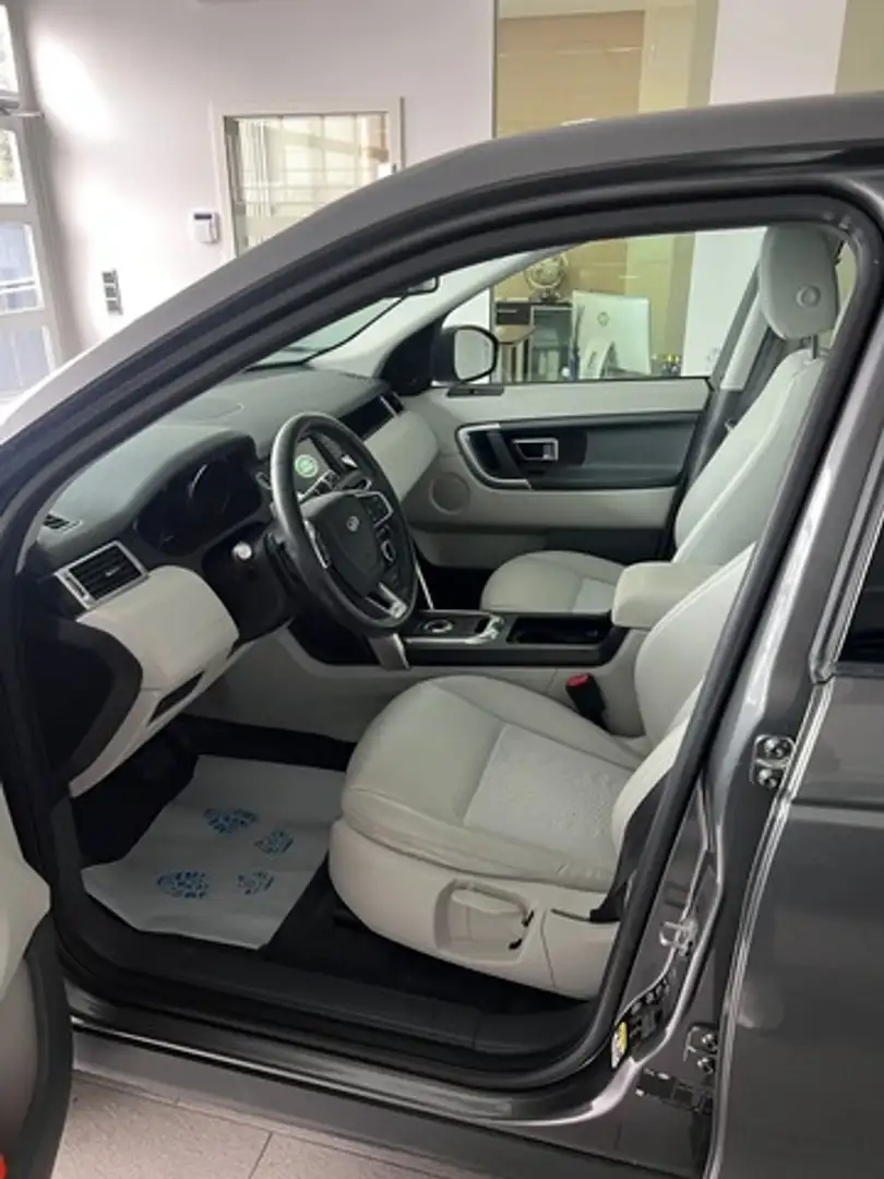 Land Rover Discovery Sport TD4 AUT KLI NAVI T.LED LM 1.HND Grau - 2