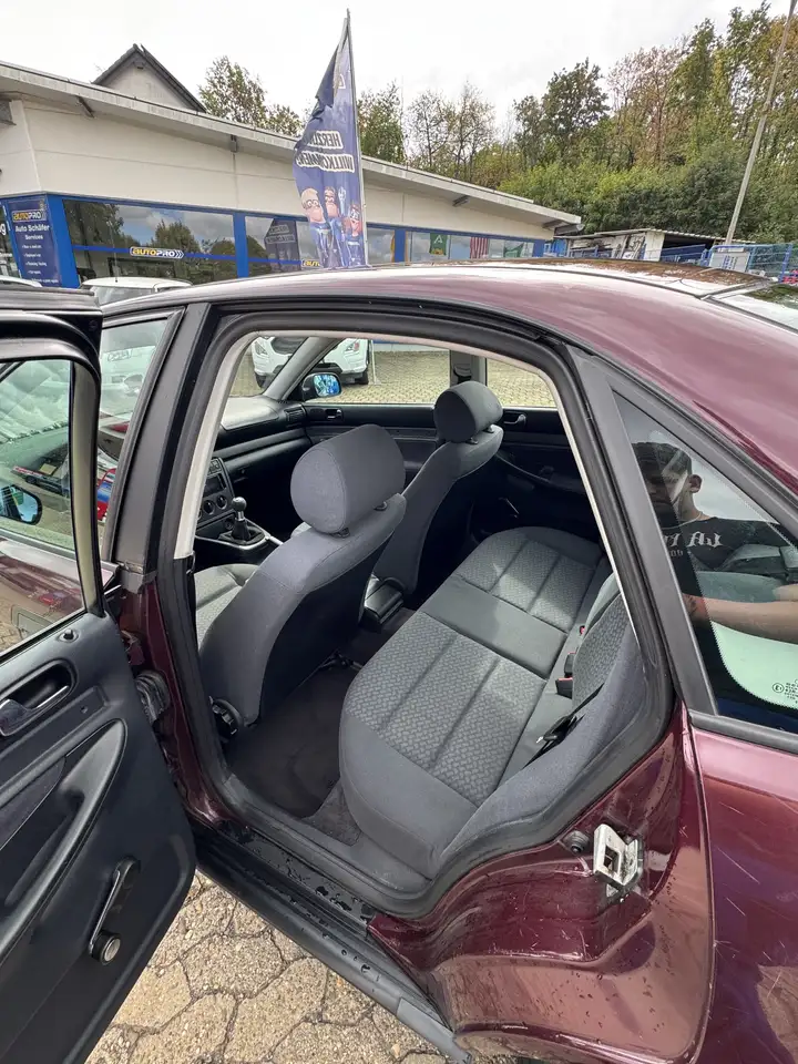 Audi A4 1.6, foto 8