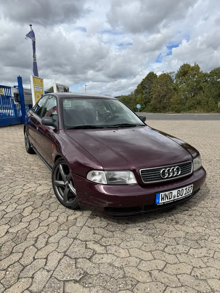 Audi A4 1.6, foto 1