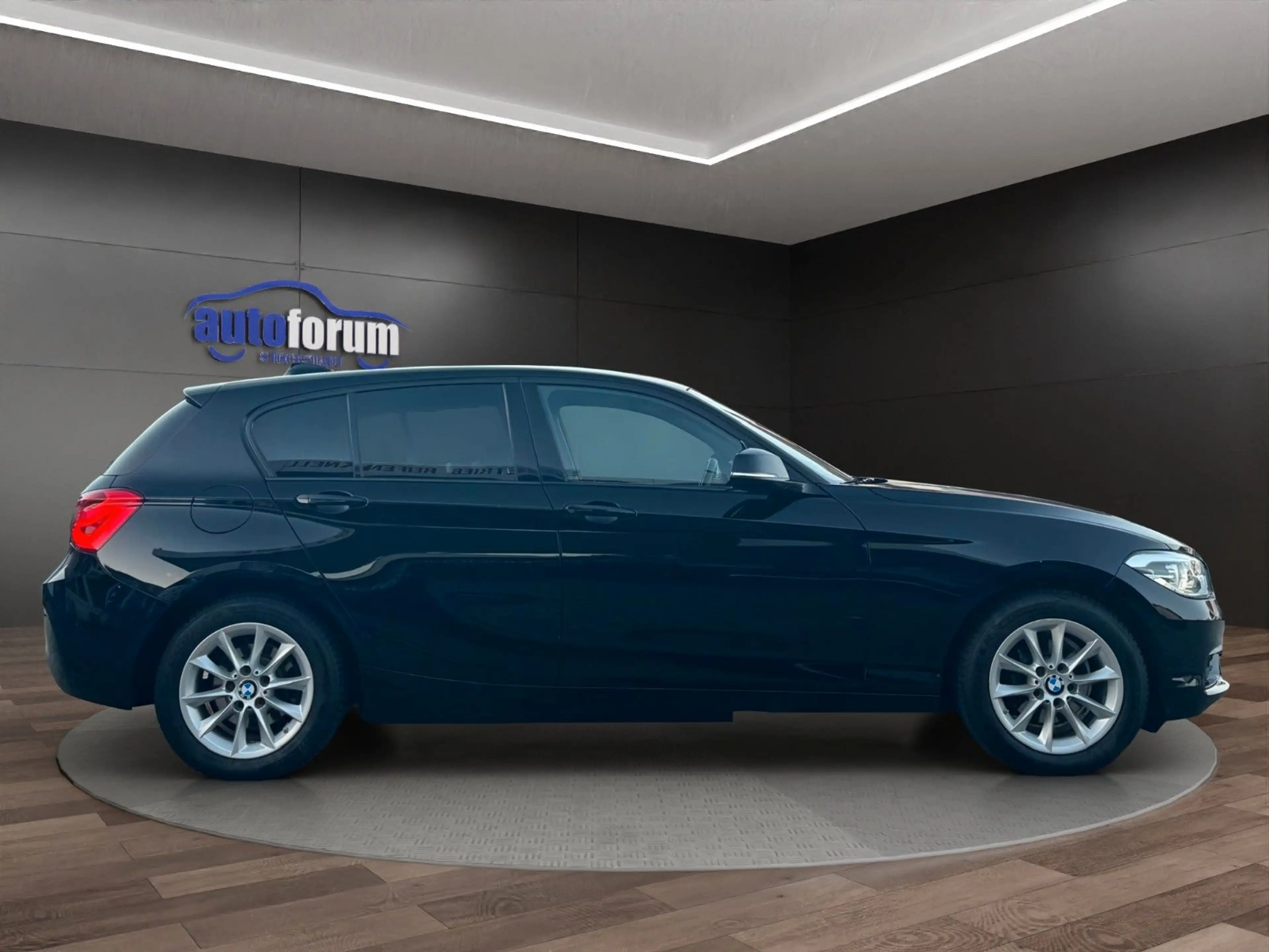 BMW 118 i Urban Line NAVI°LED°KAMERA°SHZ°KEYLESS — photo 8