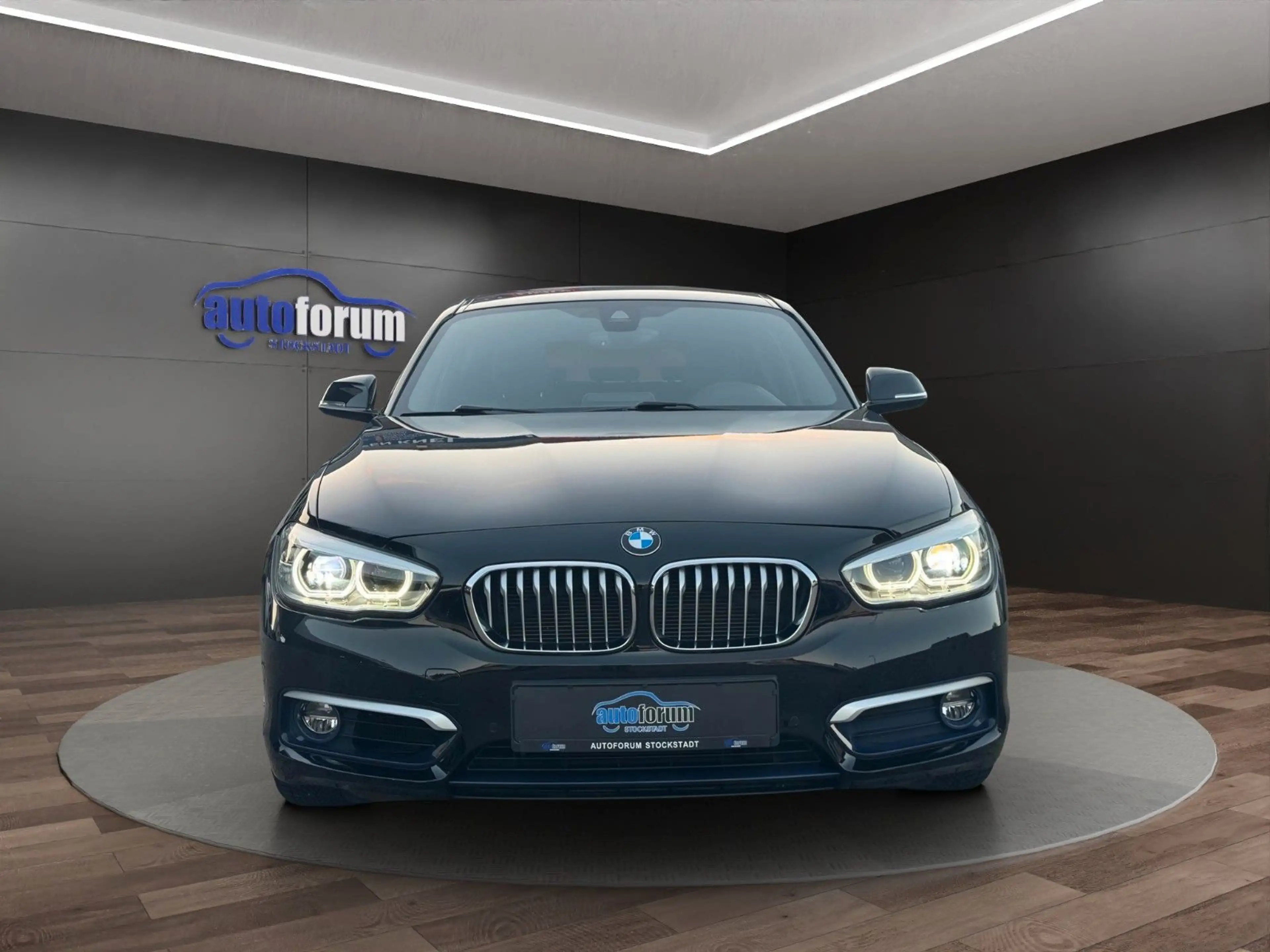 BMW 118 i Urban Line NAVI°LED°KAMERA°SHZ°KEYLESS — photo 2