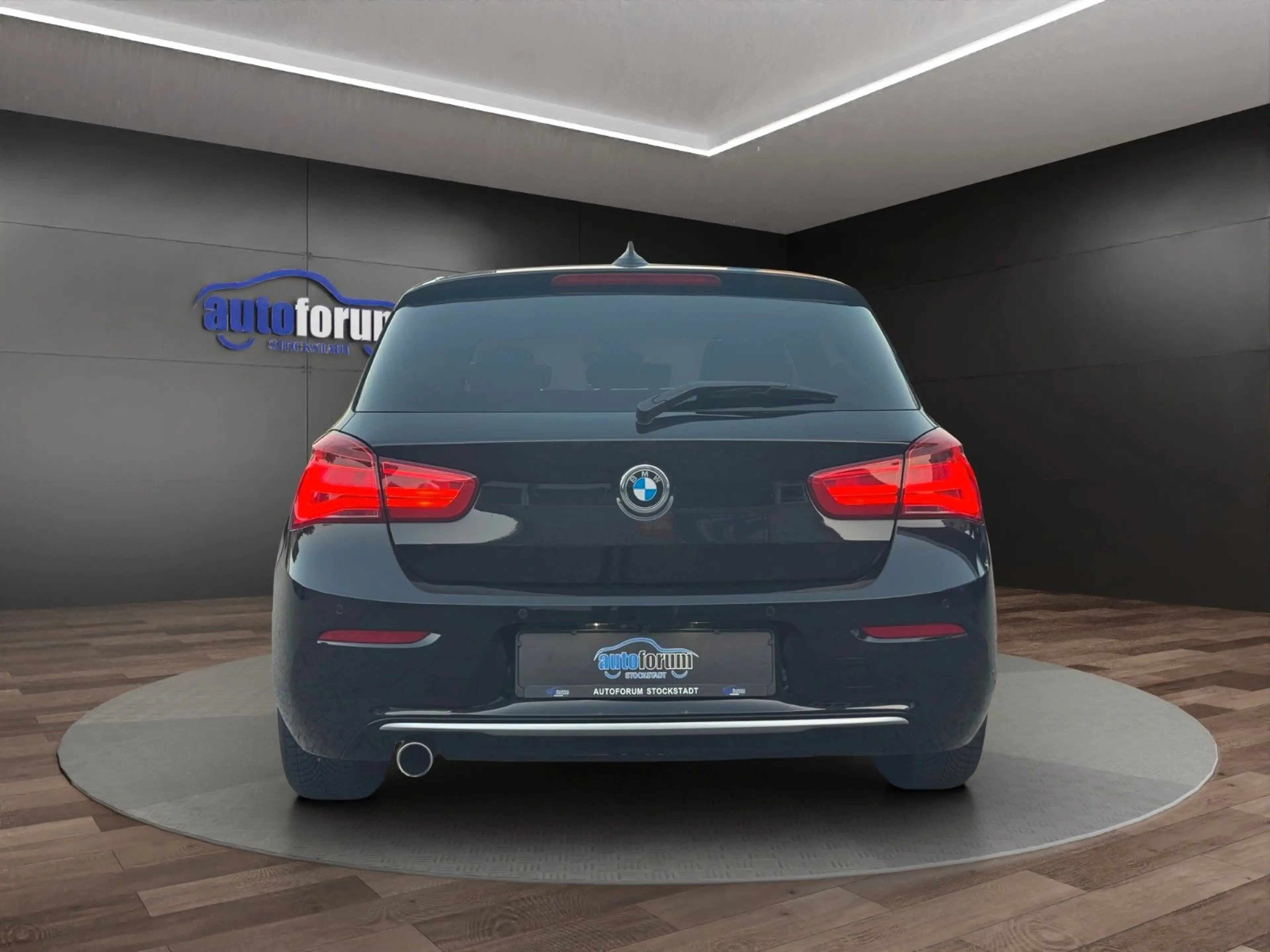 BMW 118 i Urban Line NAVI°LED°KAMERA°SHZ°KEYLESS — photo 5
