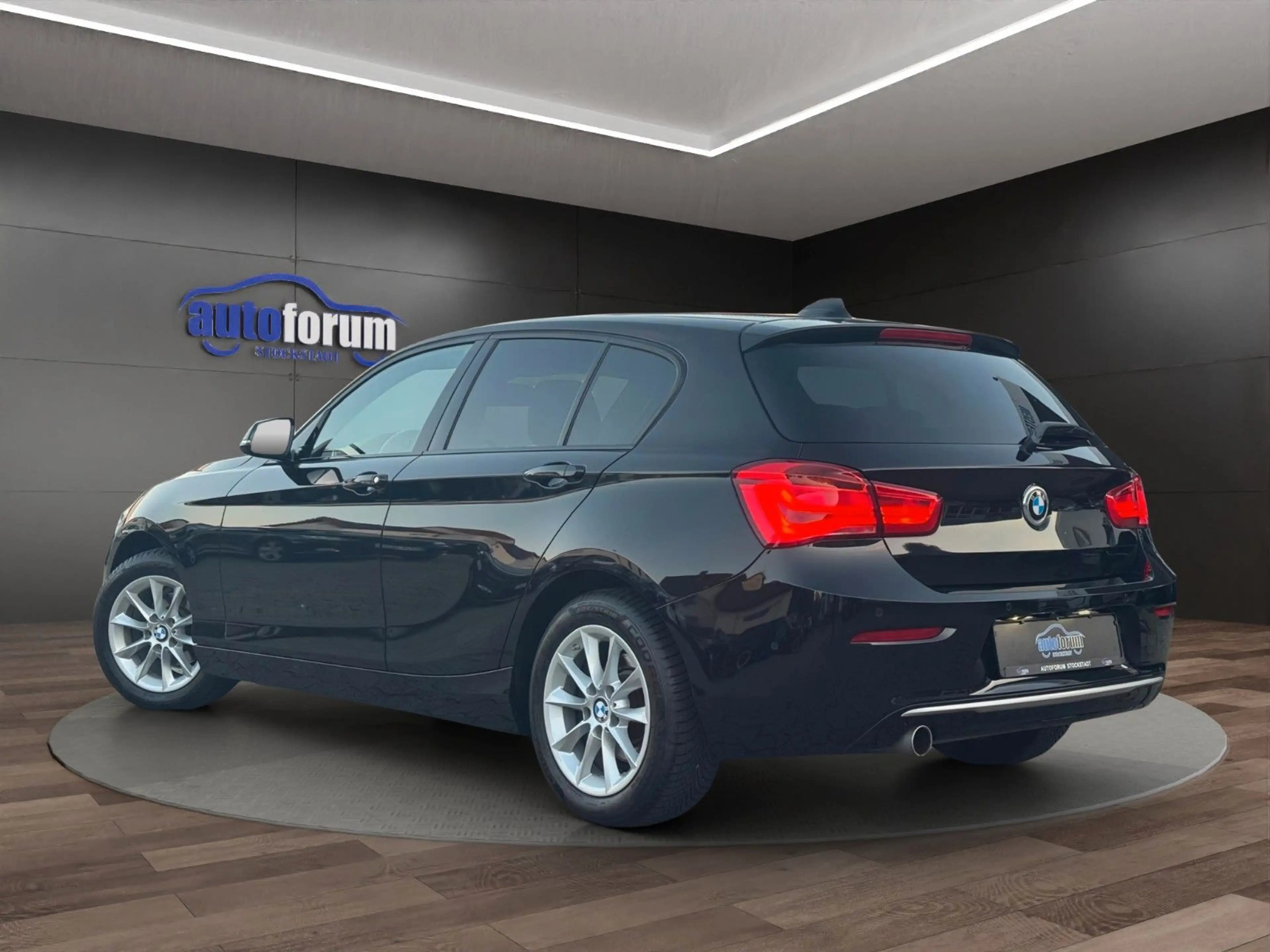 BMW 118 i Urban Line NAVI°LED°KAMERA°SHZ°KEYLESS — photo 7