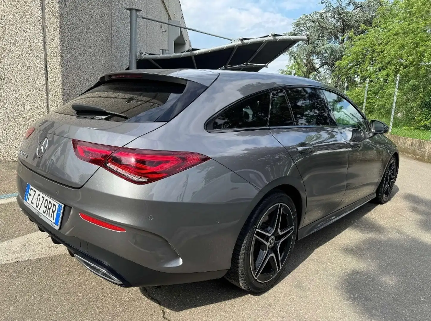 Mercedes-Benz CLA 200 CLA Sh.Brake - X118 Shooting Brake d Business auto Grigio - 1