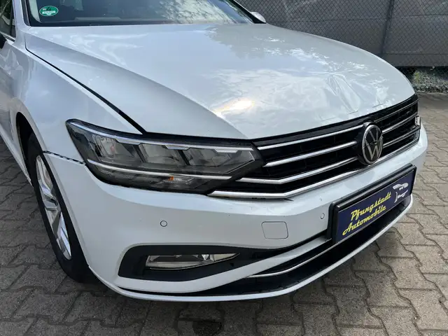 Volkswagen Passat view 6