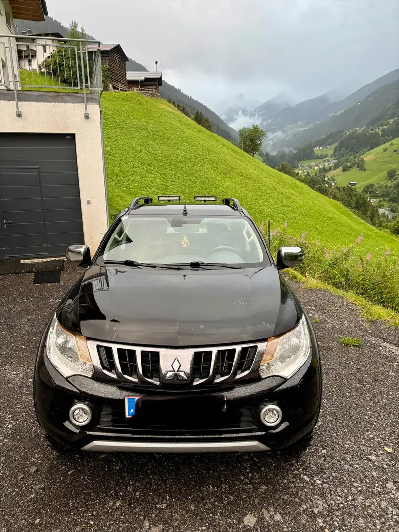 Mitsubishi L200 intense Černá - 1