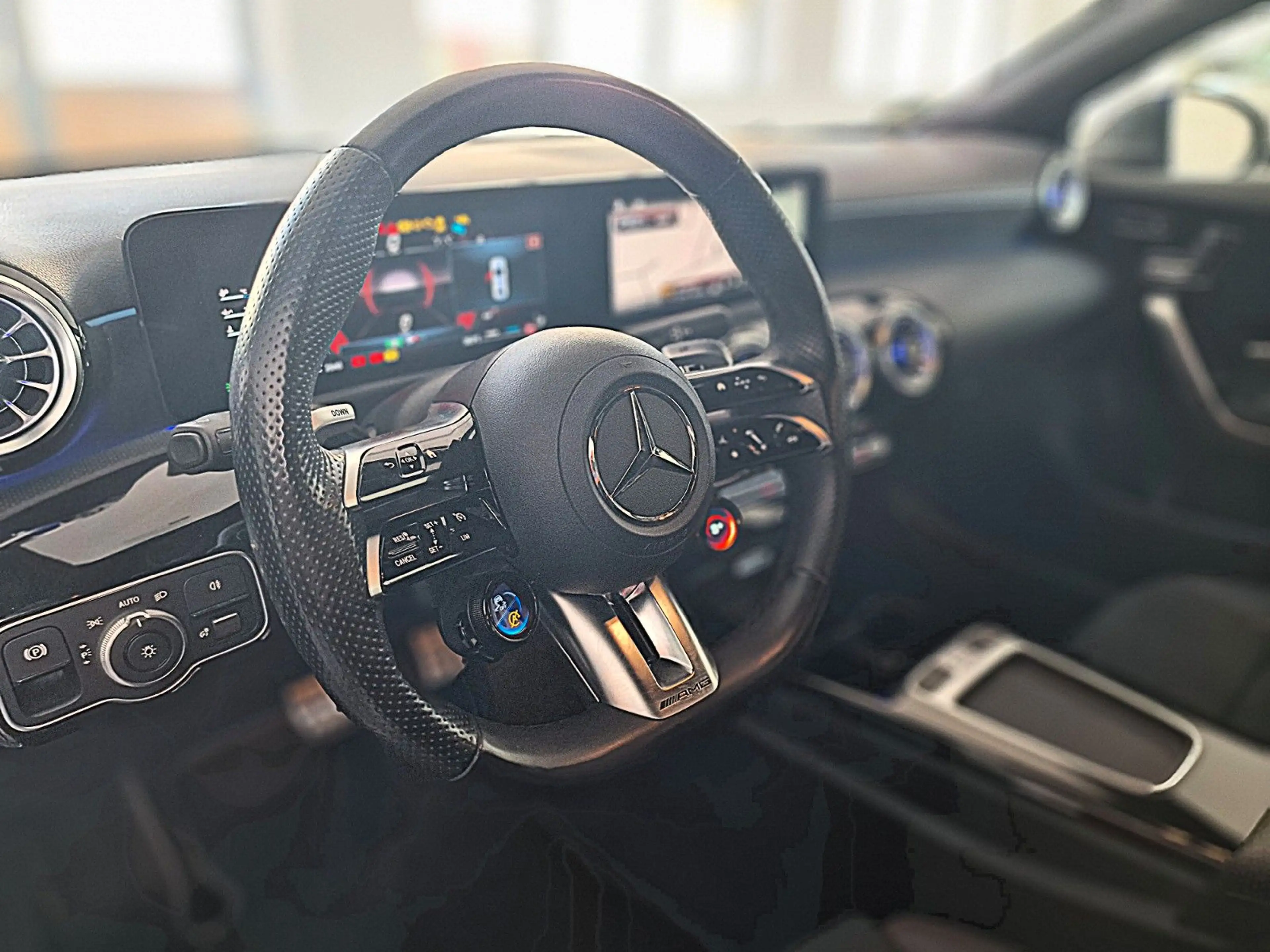 Mercedes-Benz A 35 AMG 4M Limo Facelift/Night/Ambiente/Memory — photo 15