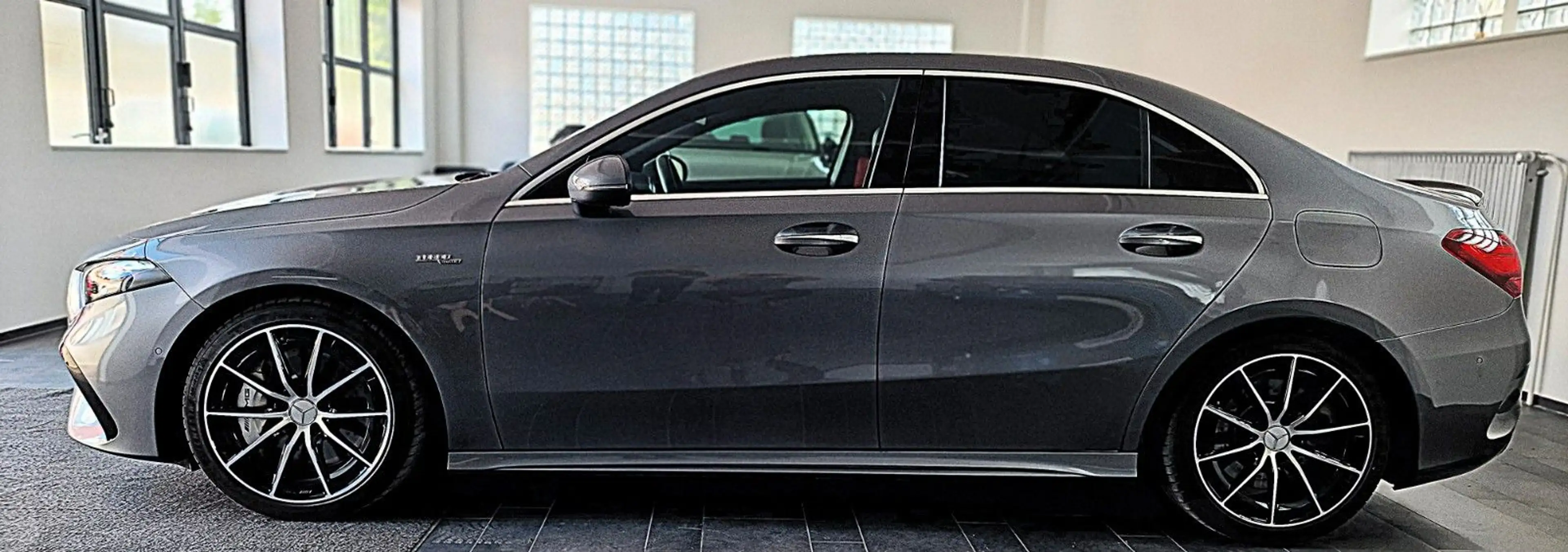 Mercedes-Benz A 35 AMG 4M Limo Facelift/Night/Ambiente/Memory — photo 2