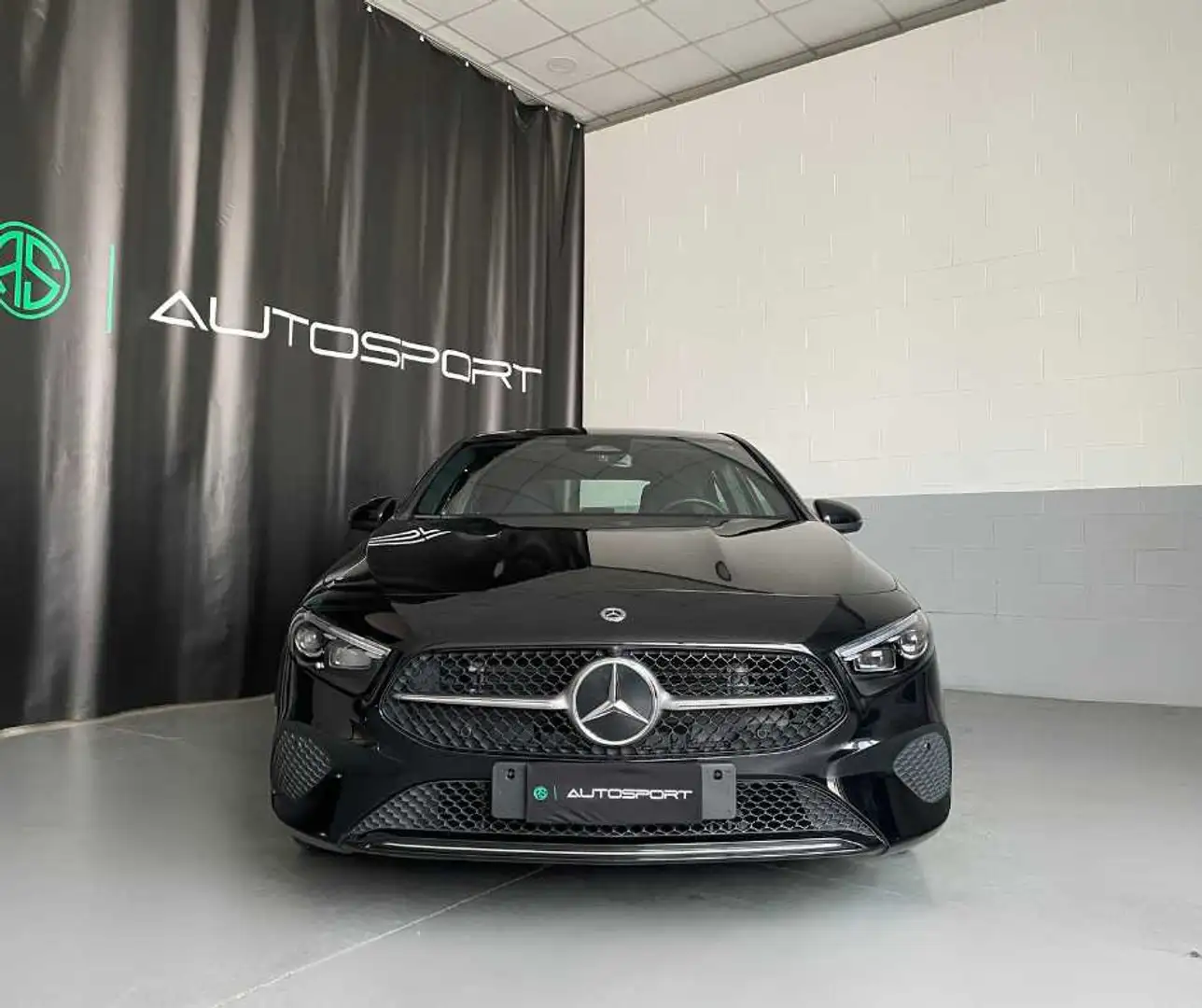 Mercedes-Benz A 180 A 180 Automatic Advanced Progressive Noir - 2