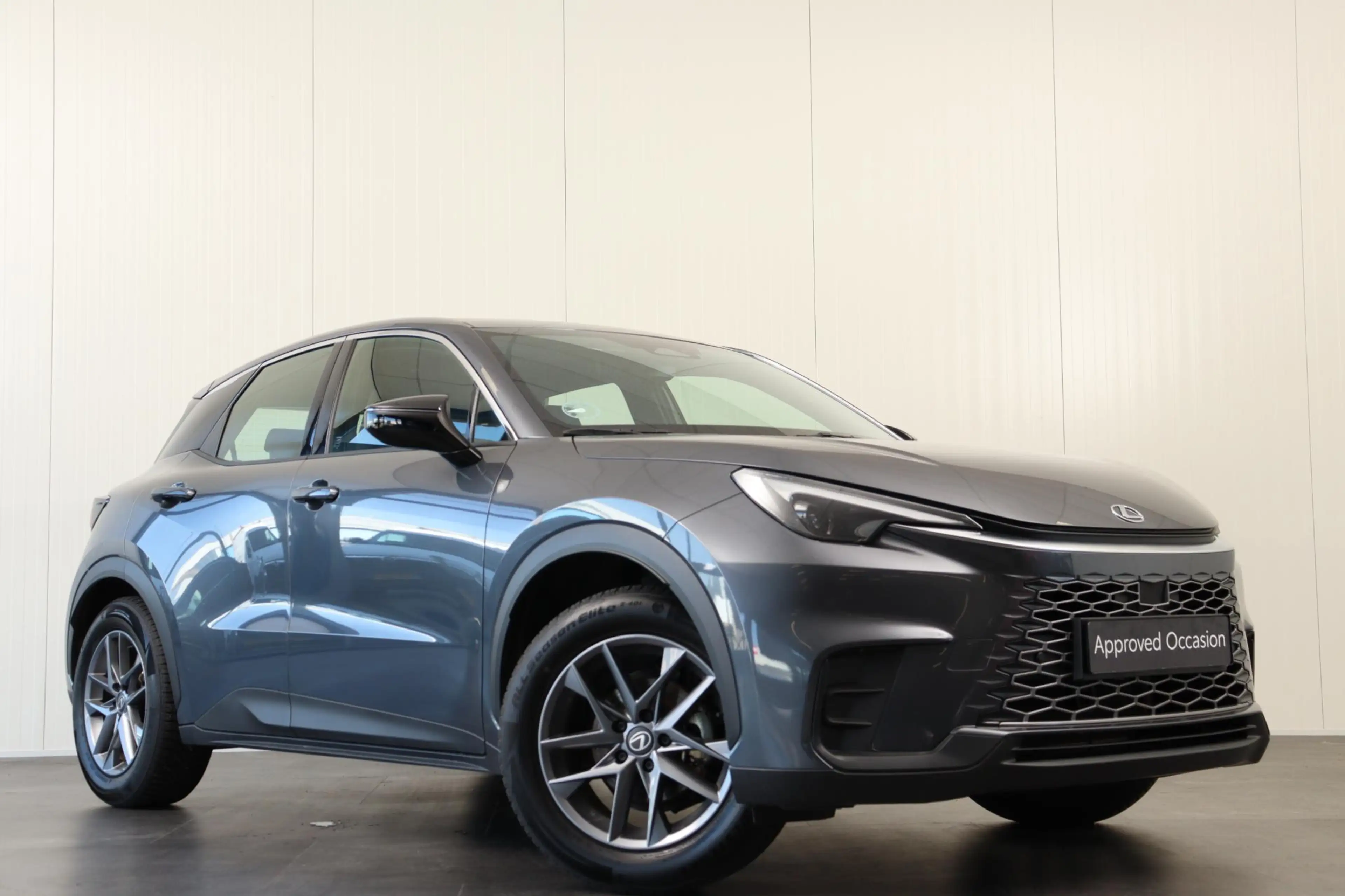 Lexus LBX Business Line 2WD Limited, Stuur, Stoelverwarming — photo 5