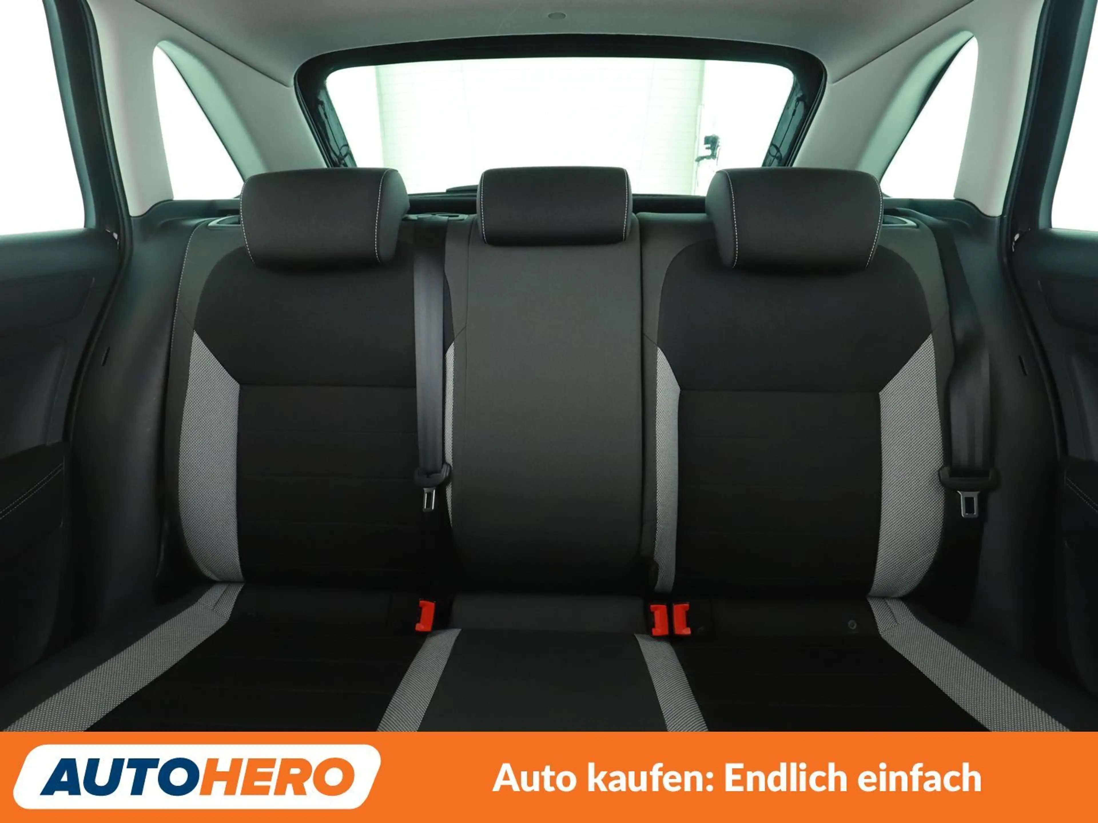 Skoda Rapid/Spaceback 1.2 TSI Ambition*TEMPO*PDC*SHZ* — photo 15