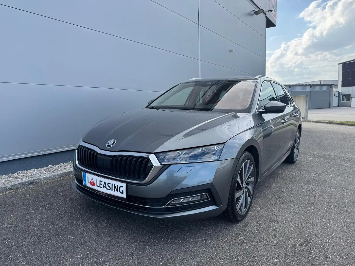 Skoda Octavia Combi Style 2.0 TDI DSG *AHK*APP*RFK*ACC*GARANTIE* Grau - 2