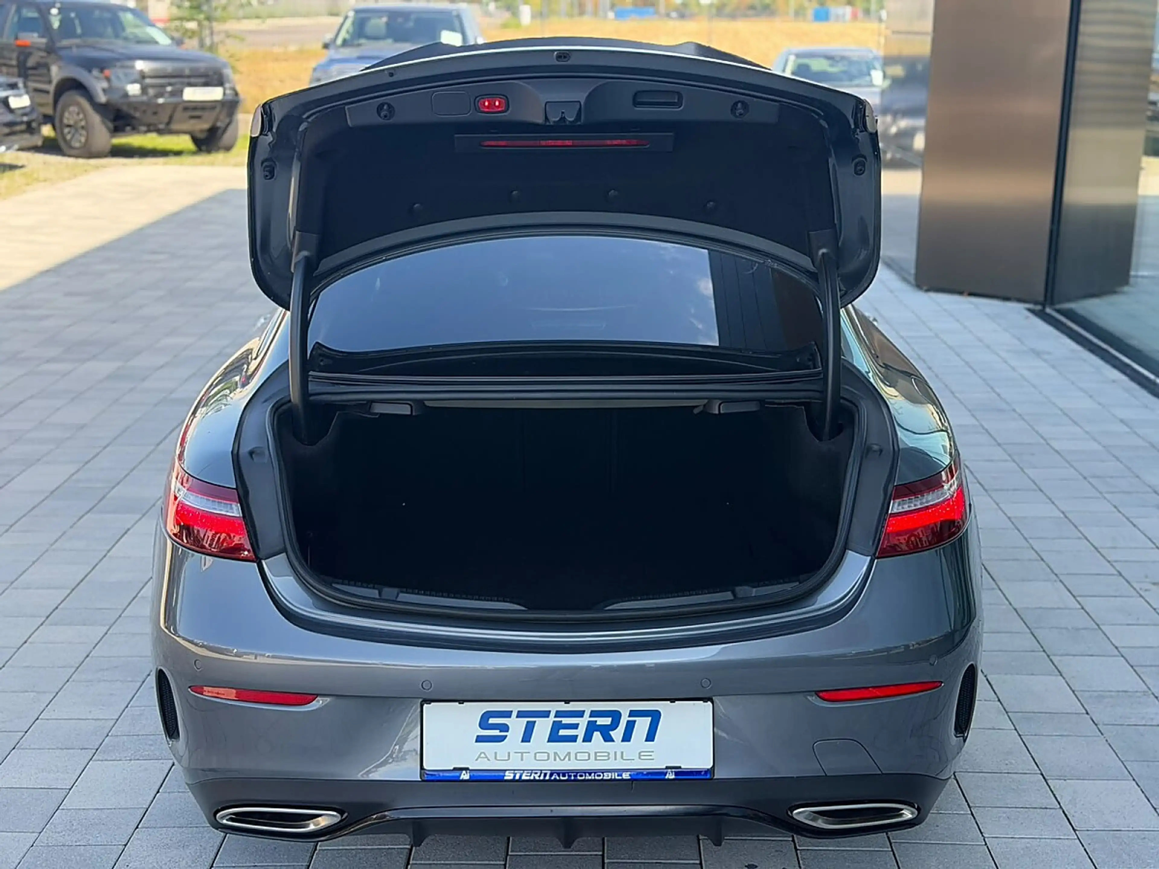 Mercedes-Benz E 350 Coupé Aut. AMG Line *STERNENHIMMELDACH* PANO* 360 — photo 6
