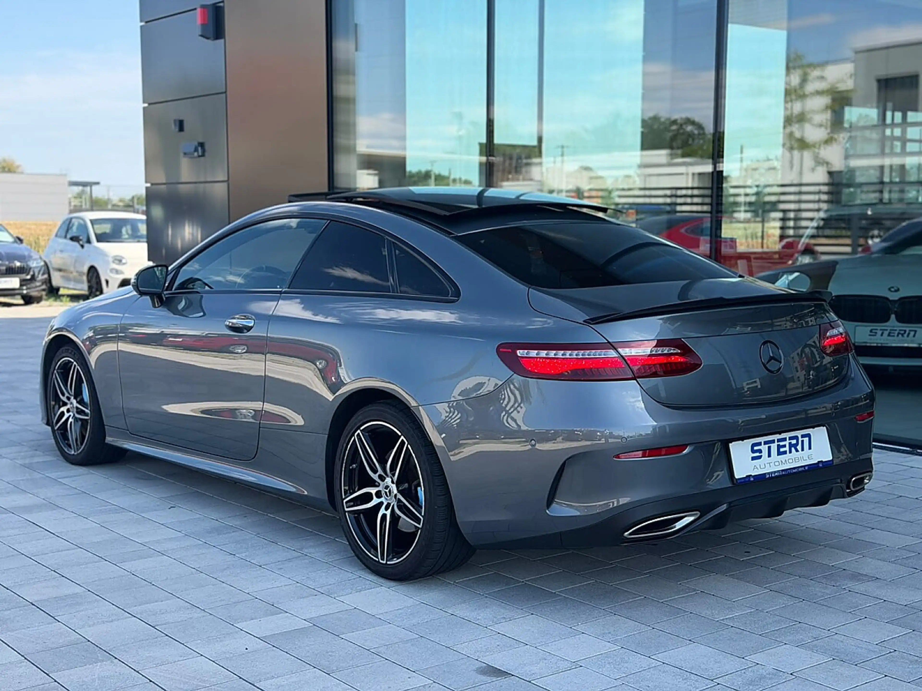 Mercedes-Benz E 350 Coupé Aut. AMG Line *STERNENHIMMELDACH* PANO* 360 — photo 3