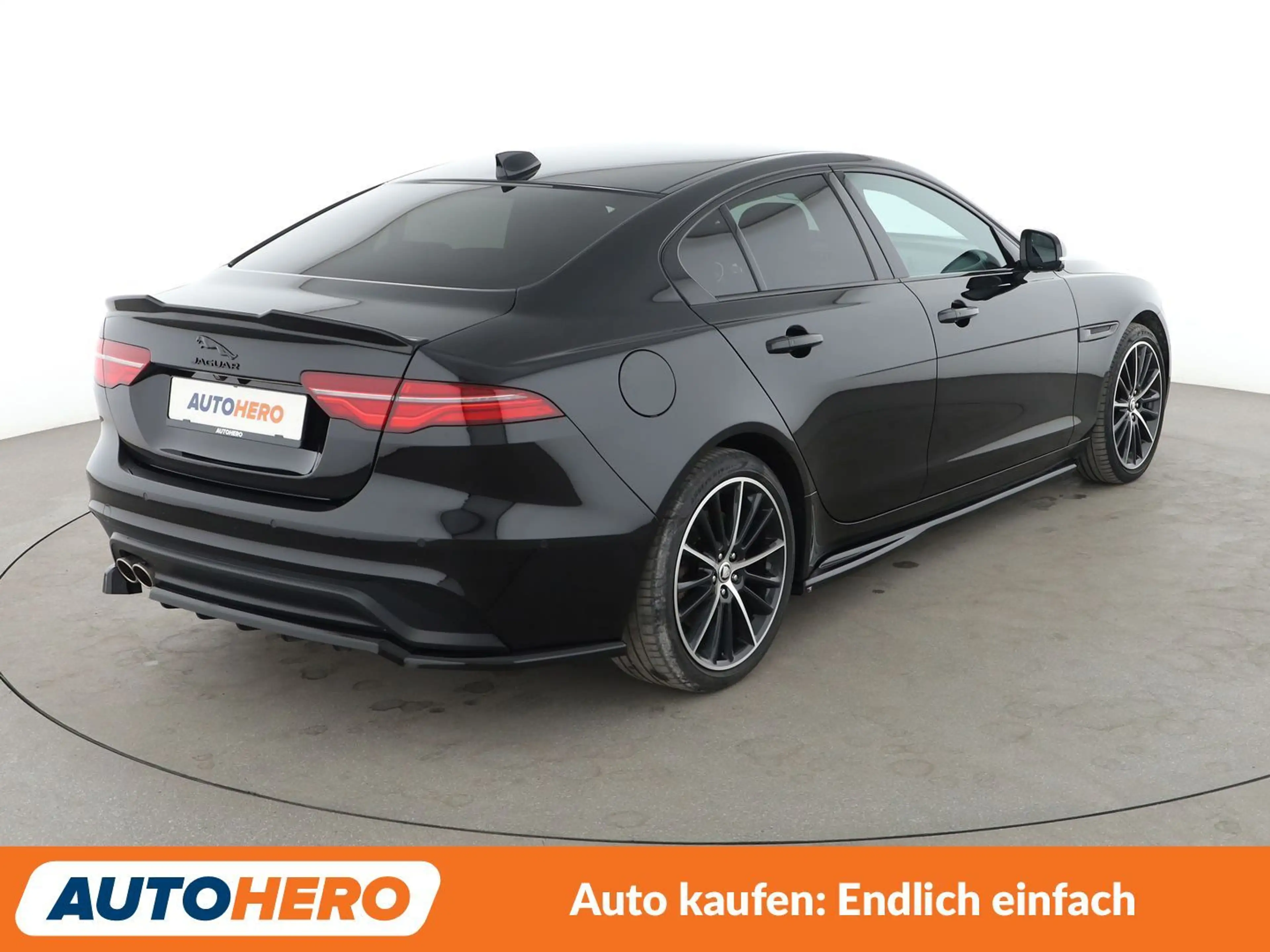 Jaguar XE D200 Mild-Hybrid HSE AWD Aut.*NAVI*LED*ACC*CAM*PDC — photo 6