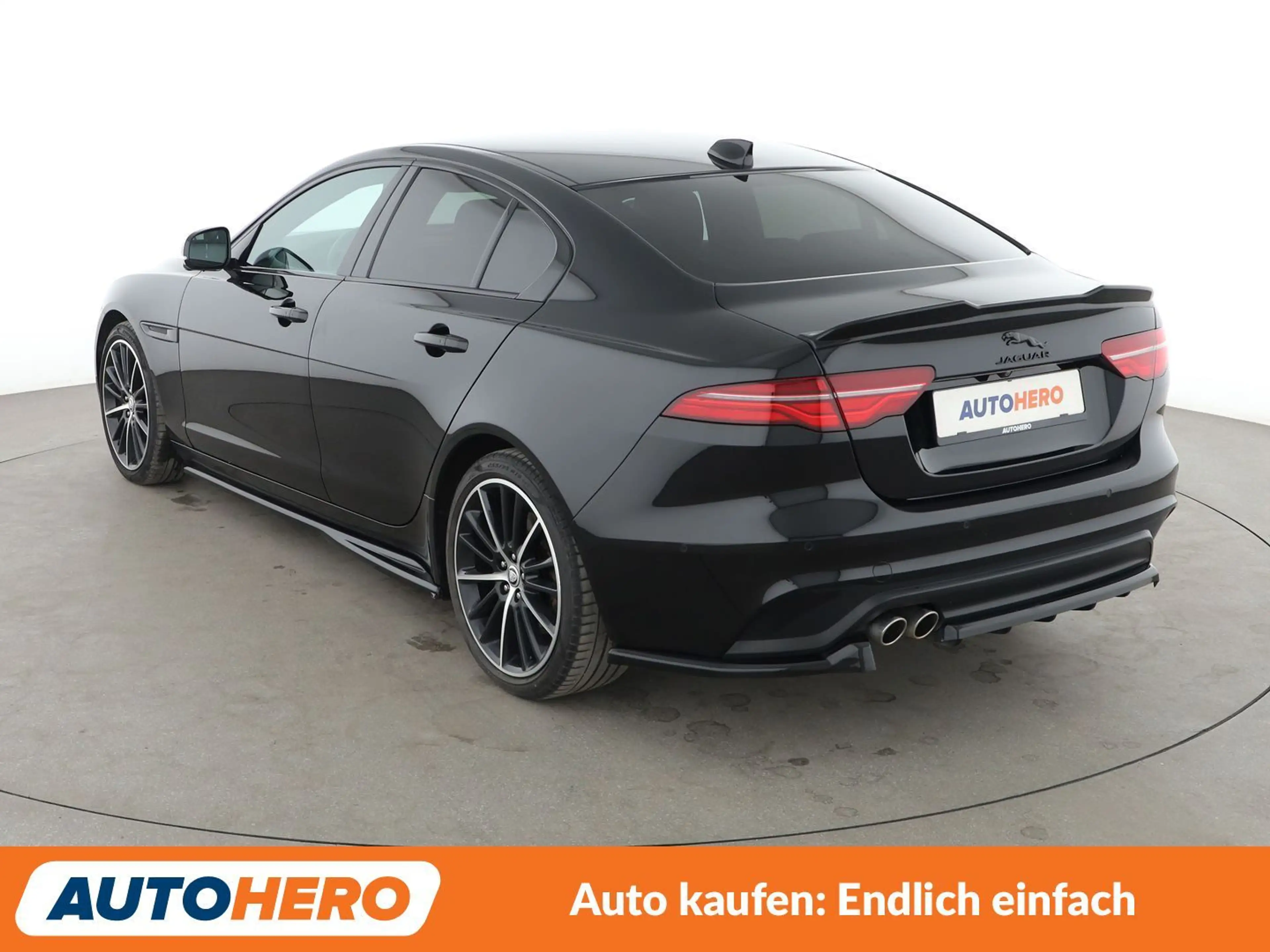 Jaguar XE D200 Mild-Hybrid HSE AWD Aut.*NAVI*LED*ACC*CAM*PDC — photo 4