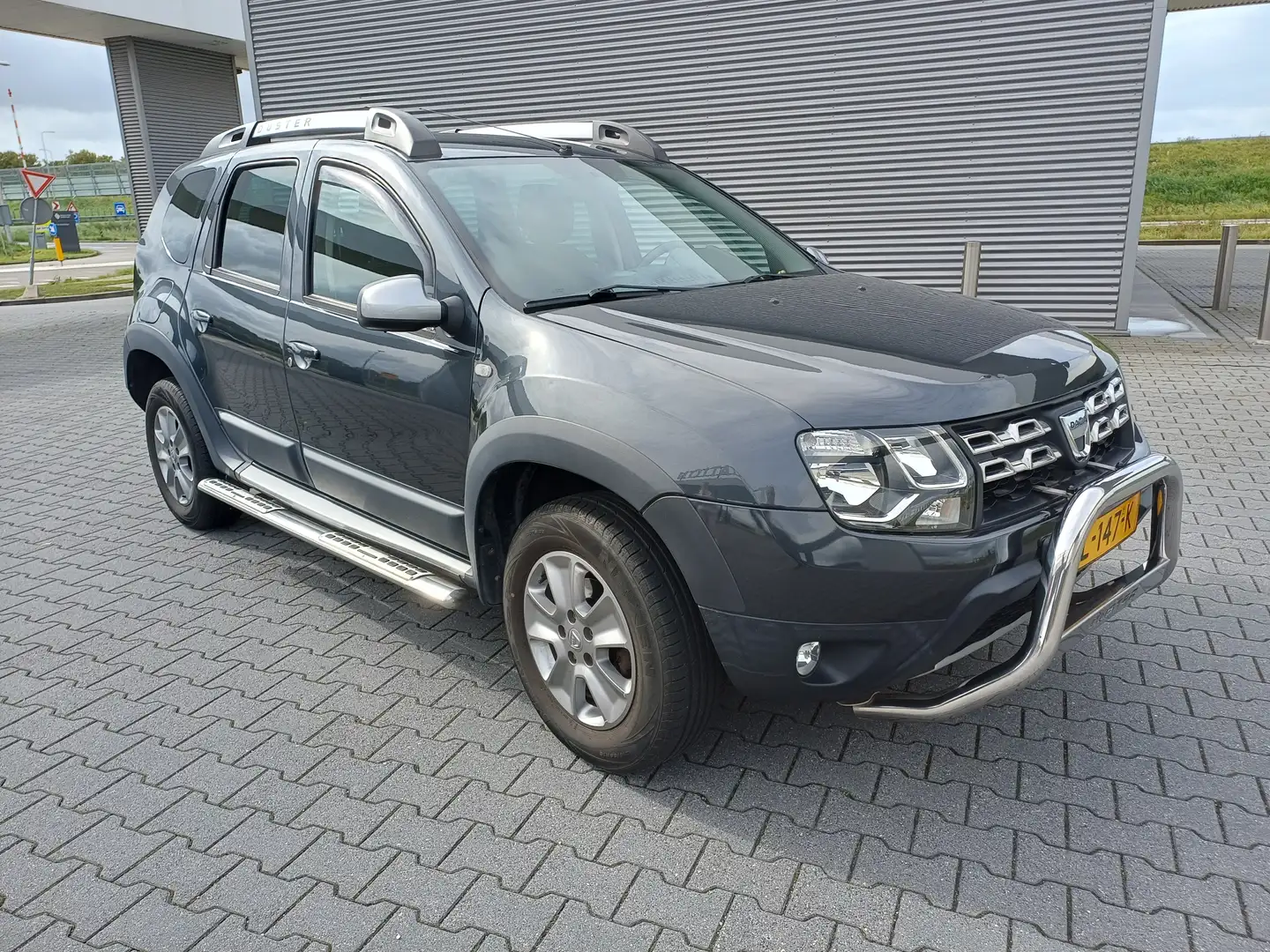 Dacia Duster Duster 1.2 TCe 4x2 10th Ann Szürke - 2