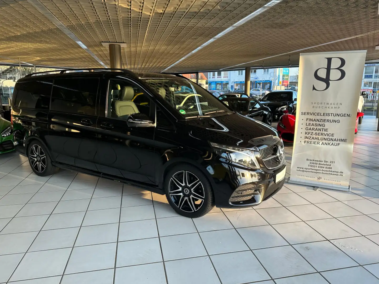 Mercedes-Benz V 300 d AMG JS-GARANTIE VOLL LANG PANO BURM 360° Noir - 1