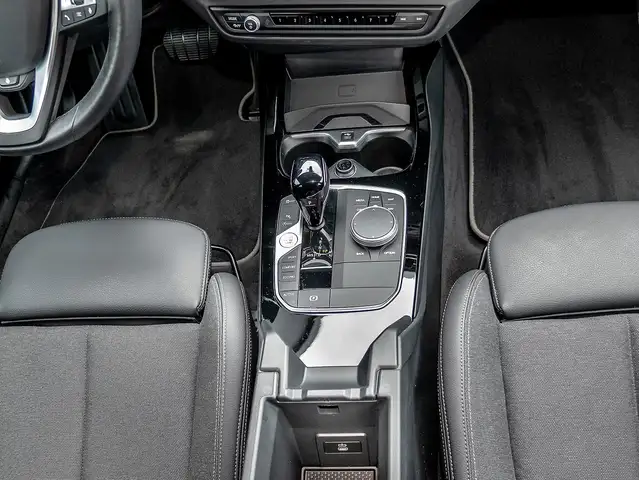BMW 2 Series view 9