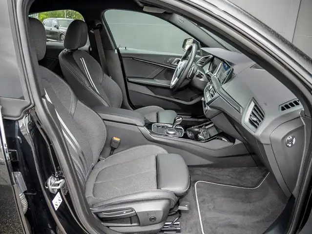 BMW 2 Series view 4