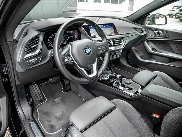 BMW 2 Series view 3