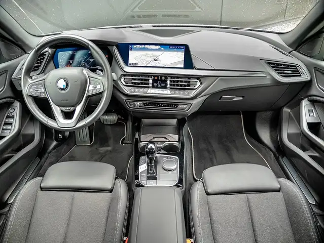 BMW 2 Series view 5