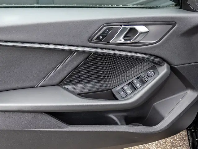 BMW 2 Series view 16
