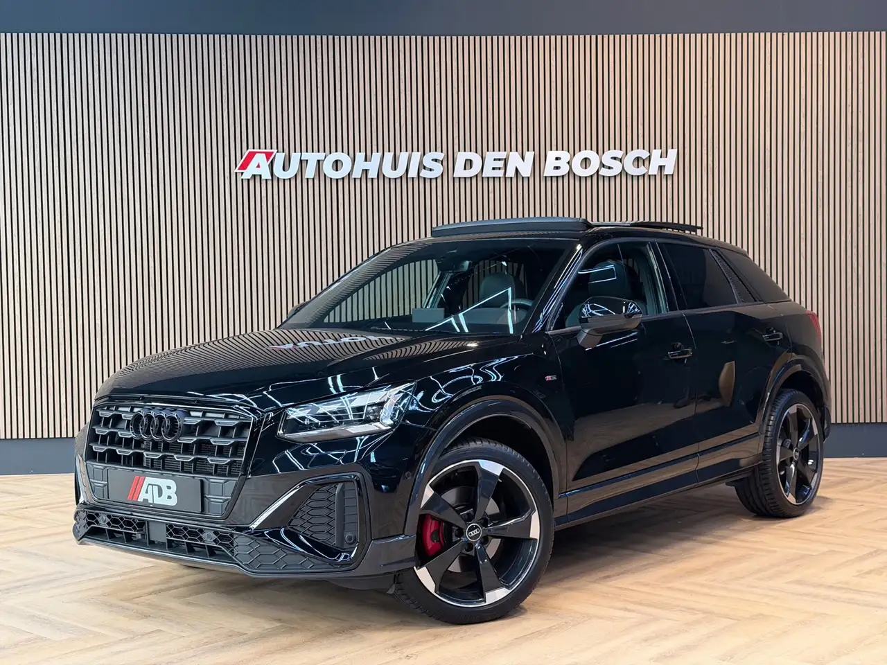 Audi Q2 35 TFSI S Line Edition One. Pano - Ambiance - Matr
