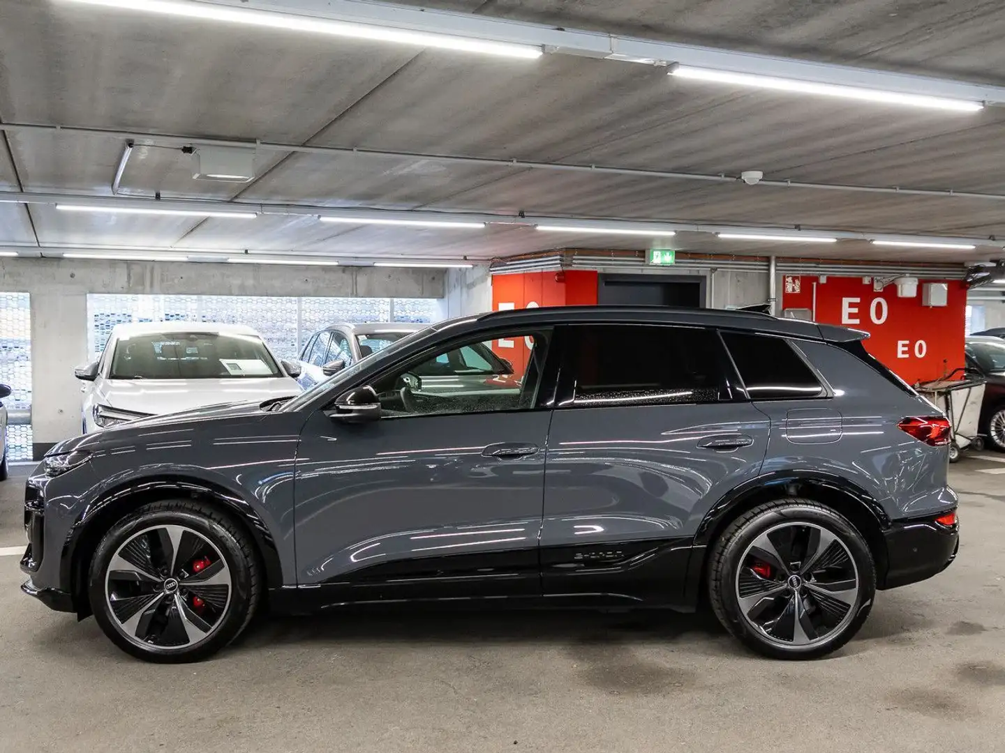 Audi Sonstige Q6 e-tron SUV quattro 285 kW AHK B&O AIR Matrix Grau - 2