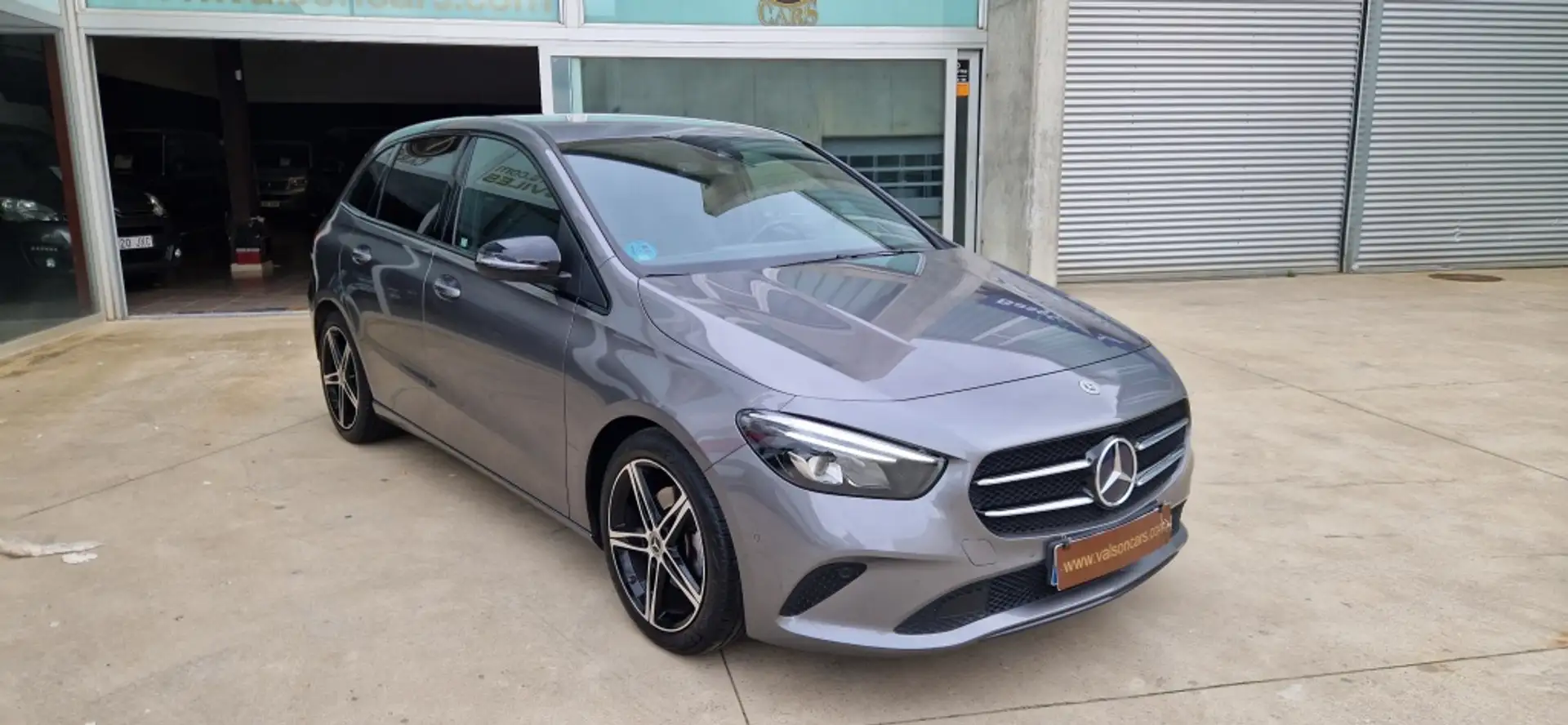 Mercedes-Benz B 180 180d 8G-DCT Grau - 2