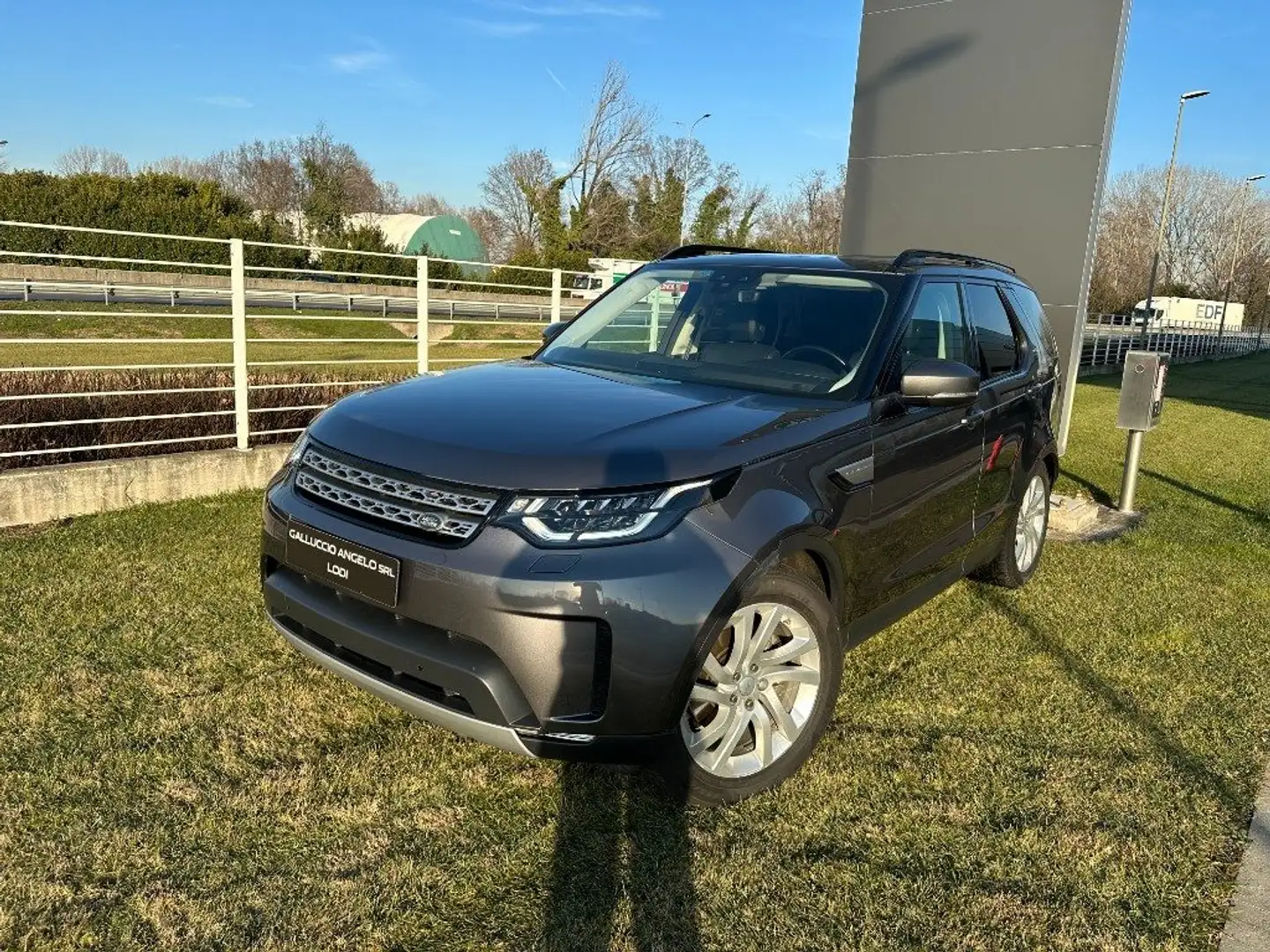 Land Rover Discovery 3.0 TDV6 249 CV HSE Grau - 1