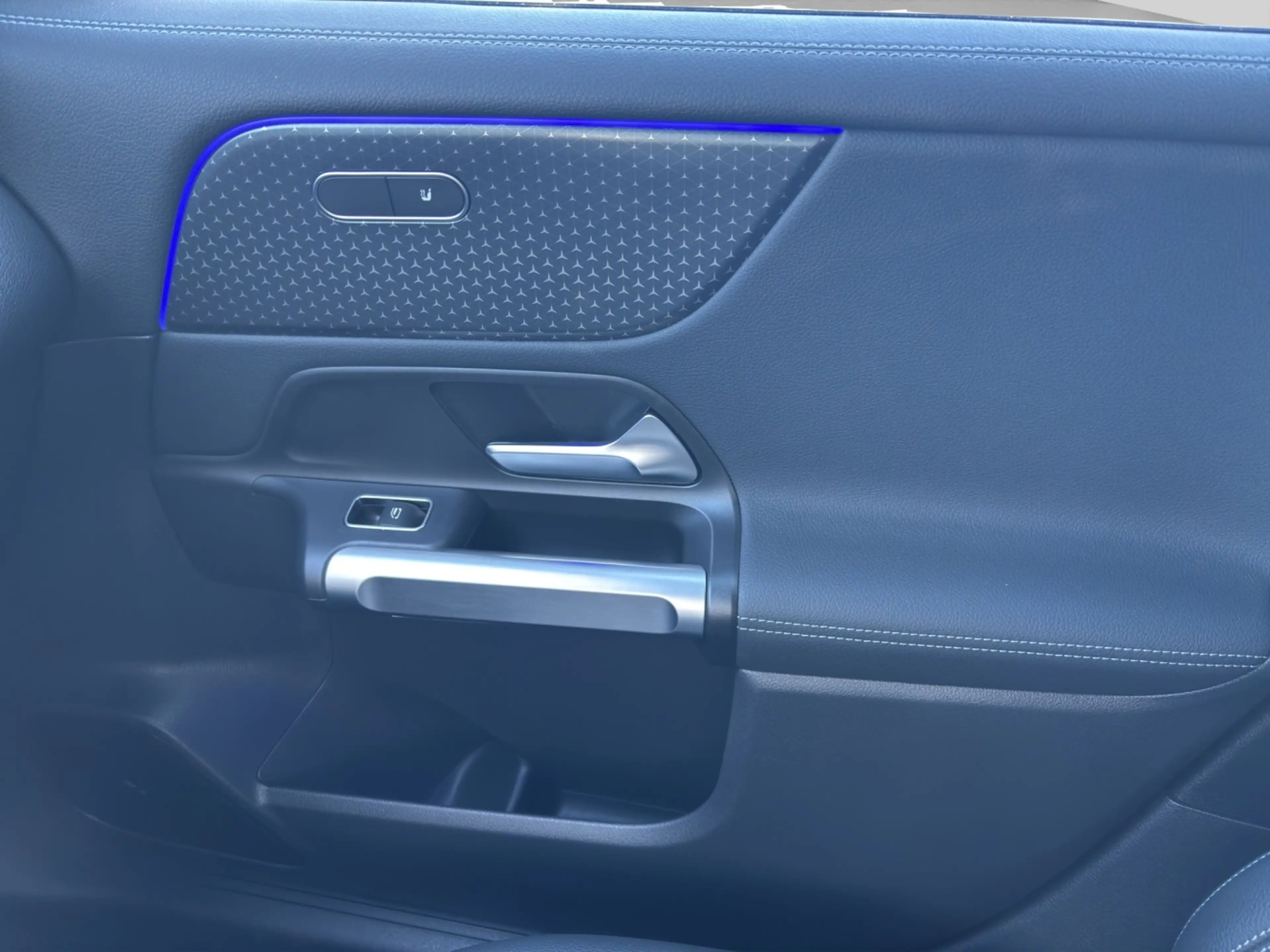 Mercedes-Benz EQB 300 4M Progressive*Distronic*AHK*PTS*360°Kam — photo 14