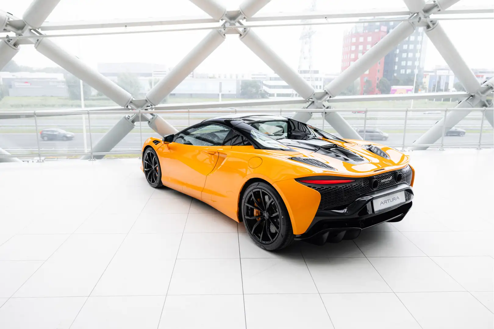 McLaren Artura Spider 3.0 V6 Plug-In | Performance | Carbon Int. Orange - 2