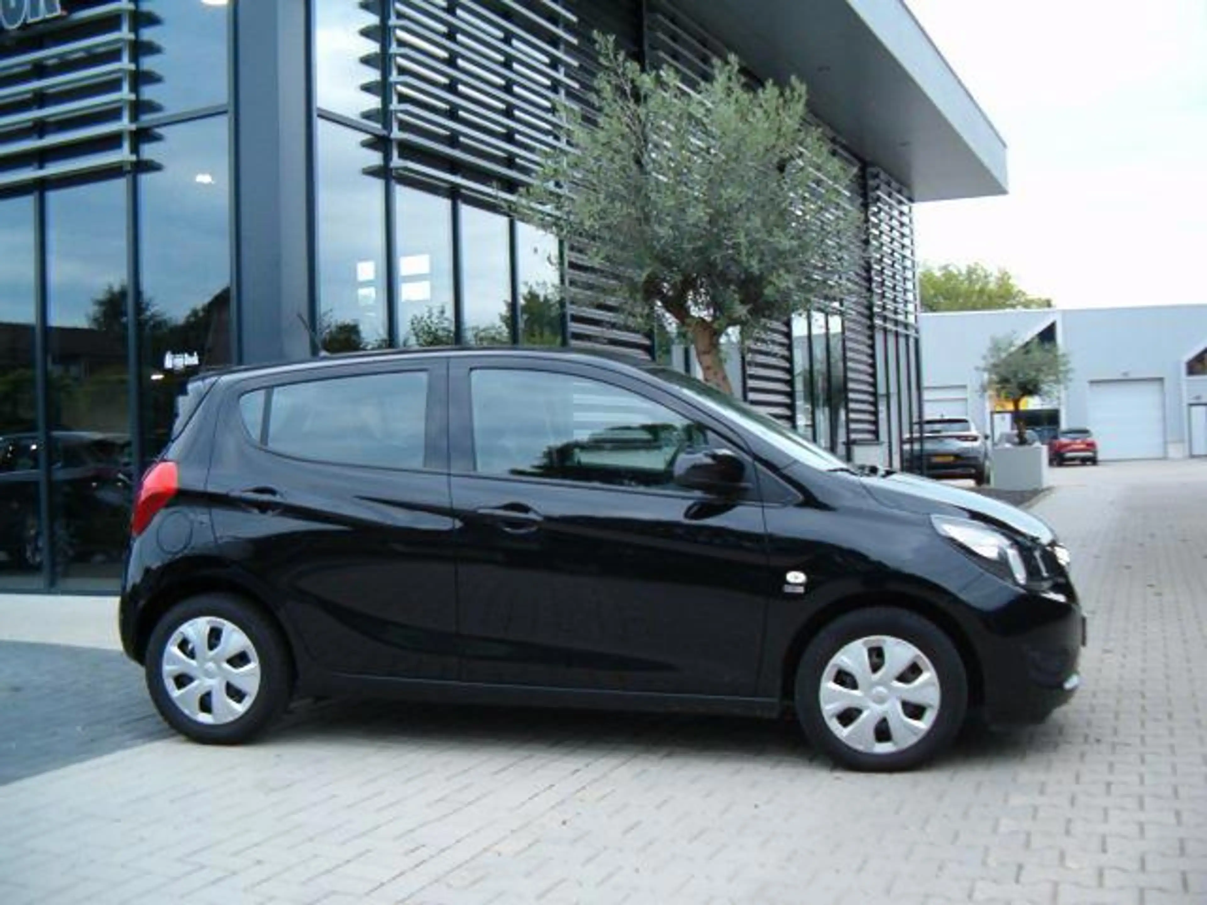 Opel Karl 1.0 ecoFLEX 120 Jaar Edition — photo 3