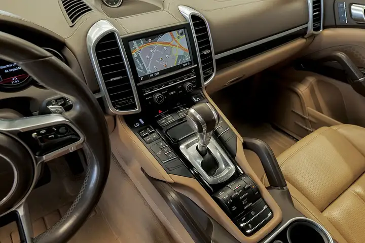 Porsche Cayenne Diesel (2014) 2015, foto 29
