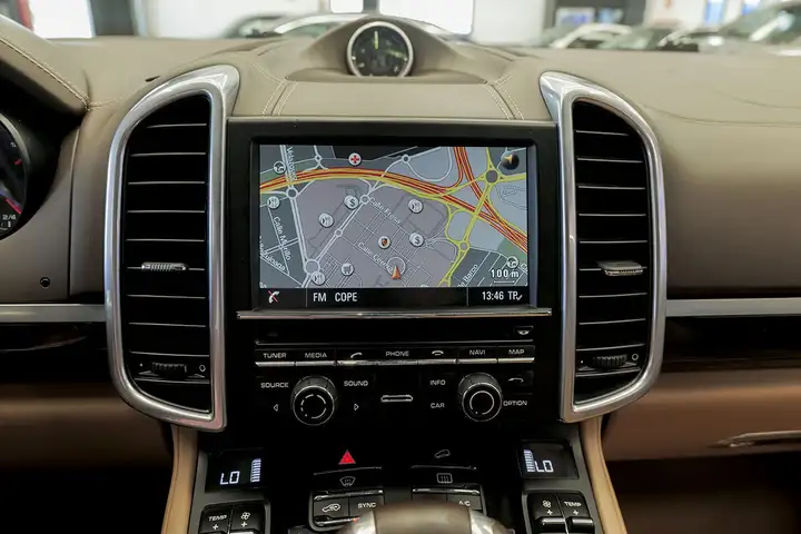 Porsche Cayenne Diesel (2014) 2015, foto 9