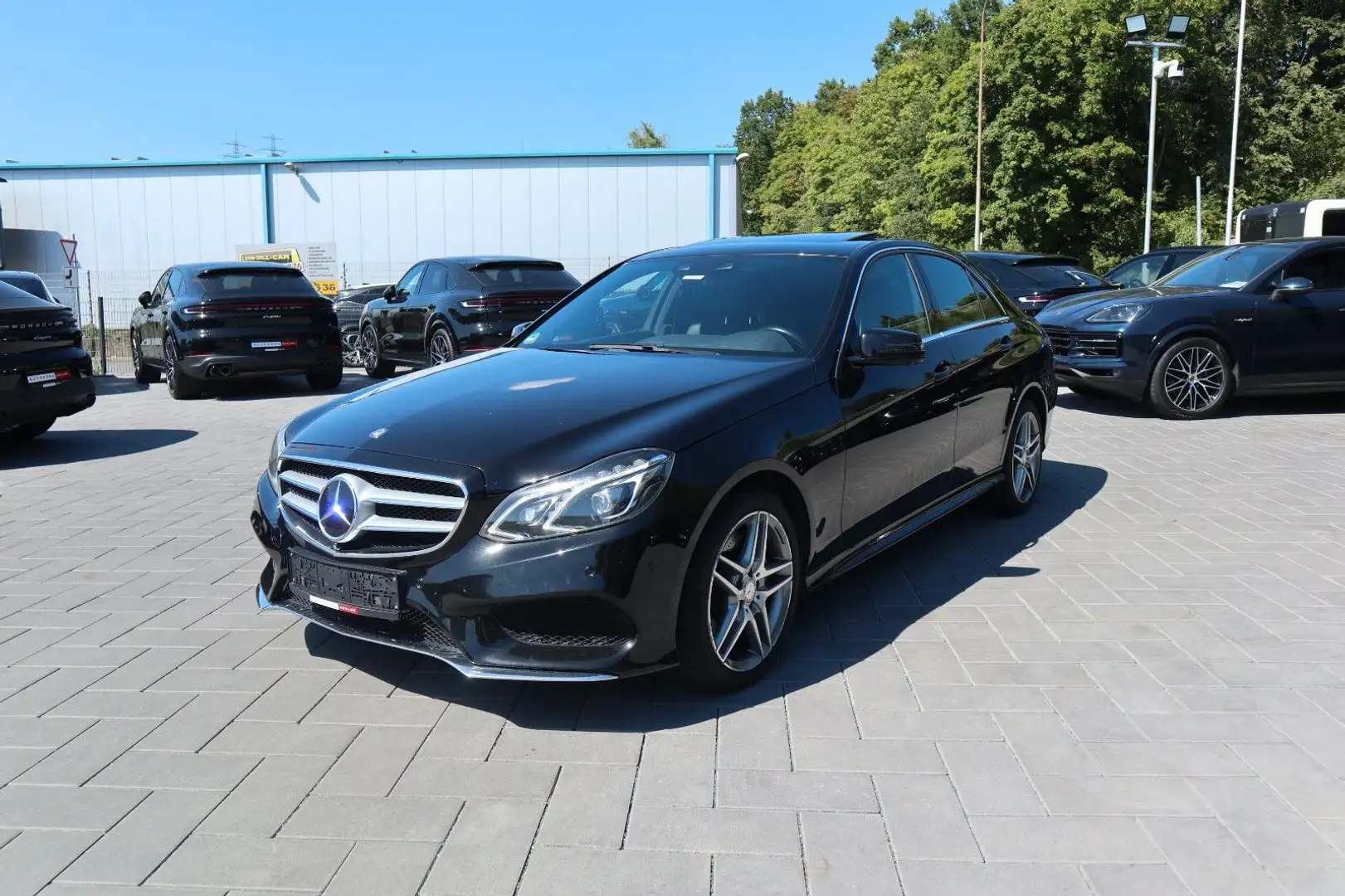 Mercedes-Benz E 350 Lim. 4Matic*AMG*StandHz*H&K*360°*AIR*SitzK Schwarz - 1