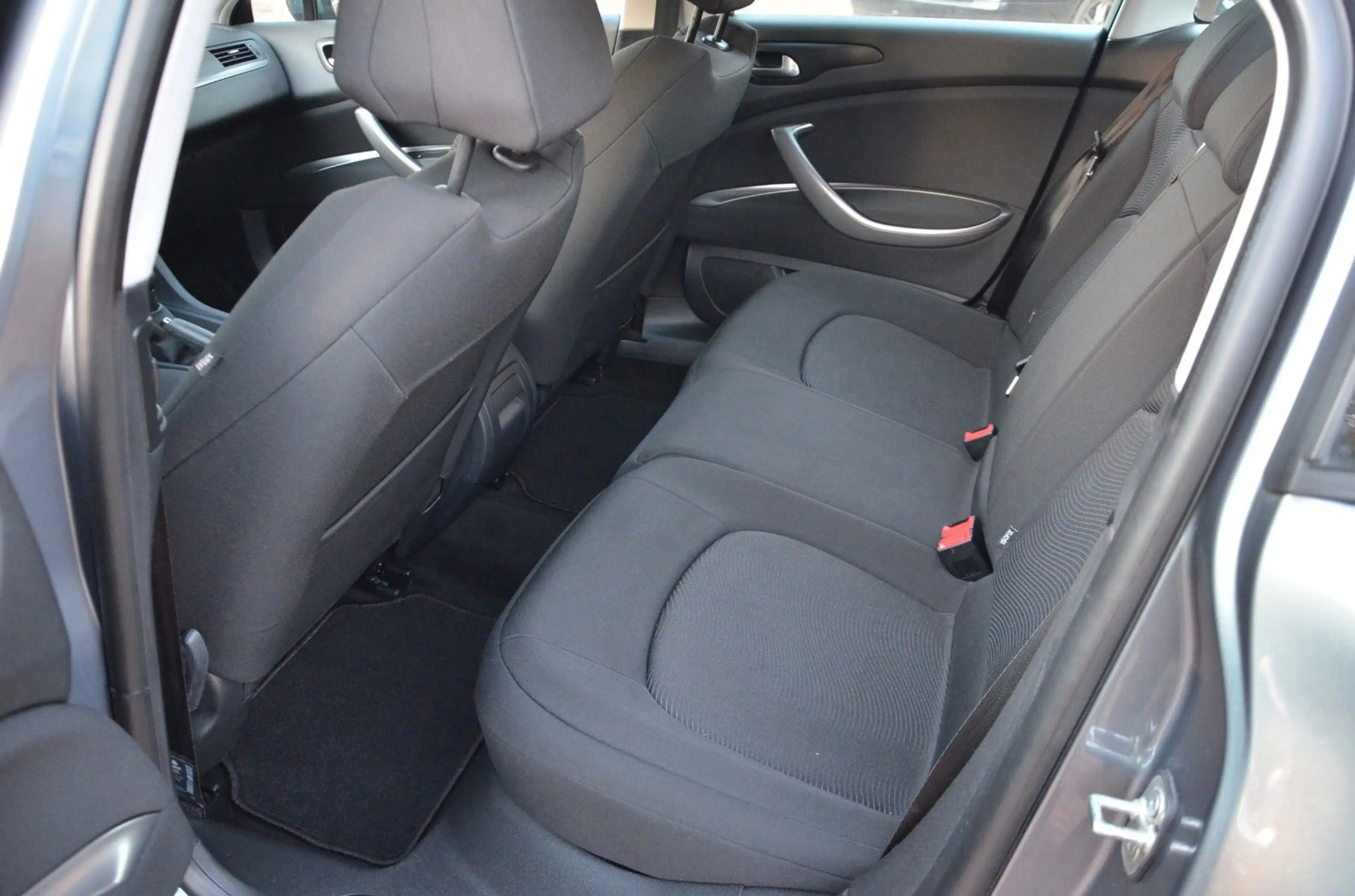 Citroen C5 Lim. Style 1.8 Klimaautomatik Tüv neu — photo 12