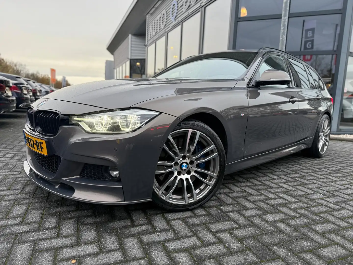 BMW 335 3-serie Touring 335d xDrive Centennial High Execut Gris - 2