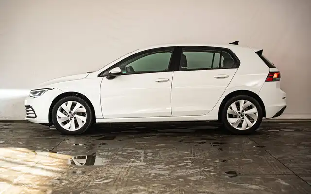 Volkswagen Golf view 2