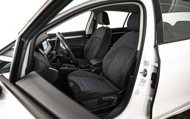 Volkswagen Golf view 8